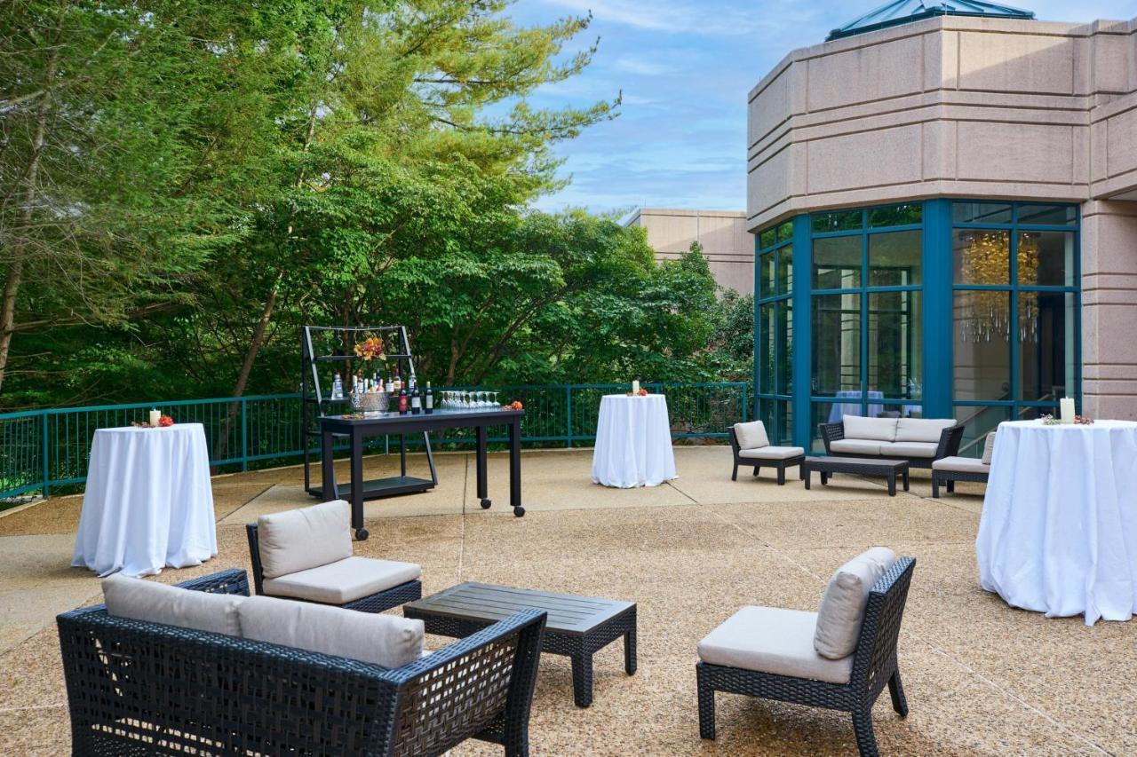 Falls Church Marriott Fairview Park Bagian luar foto