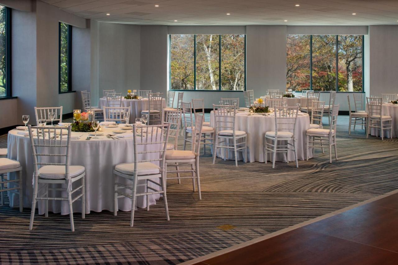 Falls Church Marriott Fairview Park Bagian luar foto
