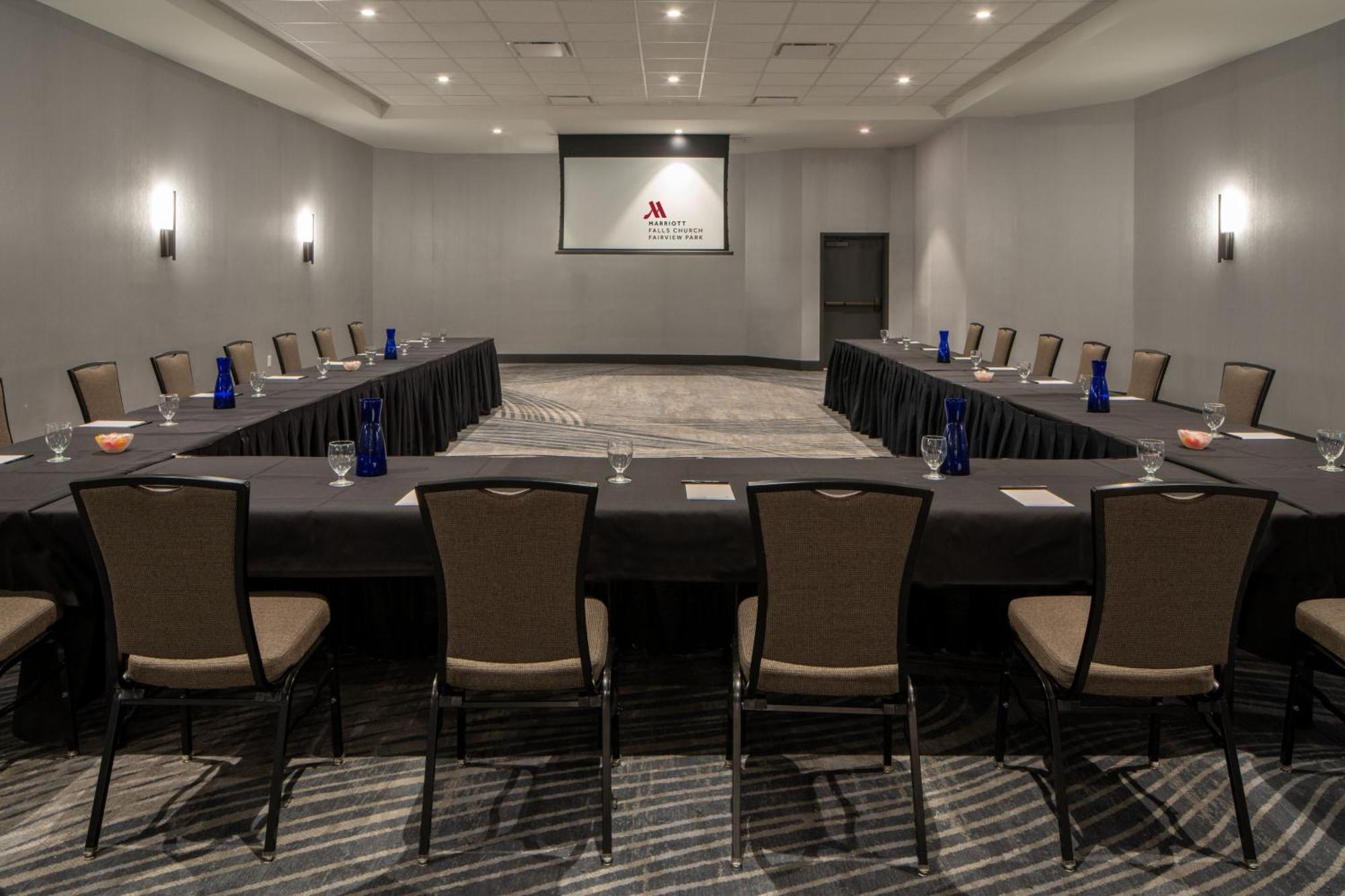 Falls Church Marriott Fairview Park Bagian luar foto