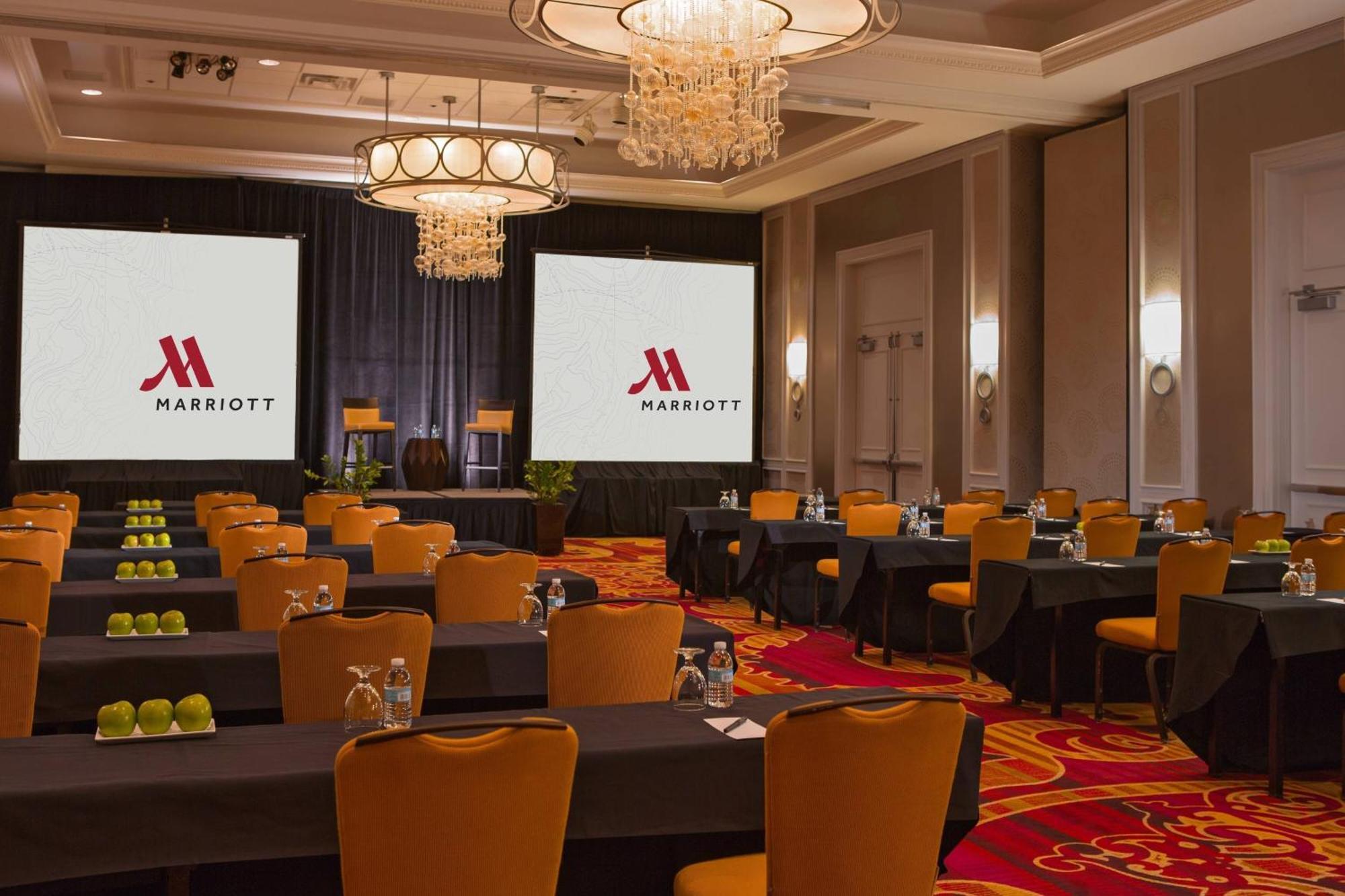 Falls Church Marriott Fairview Park Bagian luar foto